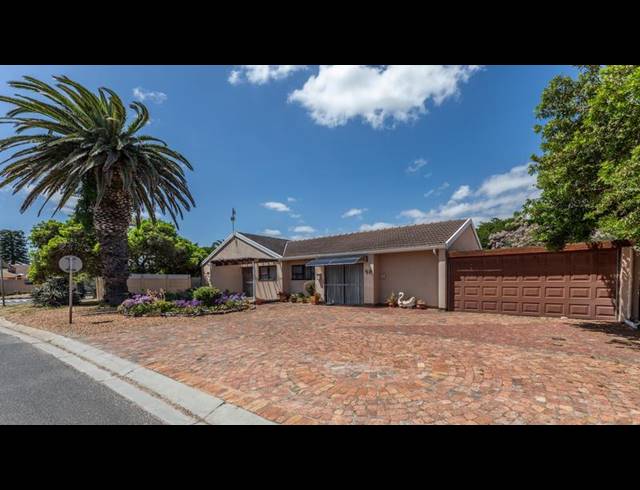 5 BEDROOM HOUSE FOR SALE IN DUYNEFONTEIN